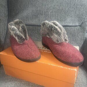 Acorn Bootie Slippers Womens 6.5/7.5 Faux Chinchilla Fur  Slip On Crackleberry